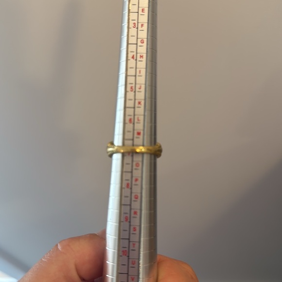 Beautiful classic look ring stamped BRASS - Picture 5 of 5